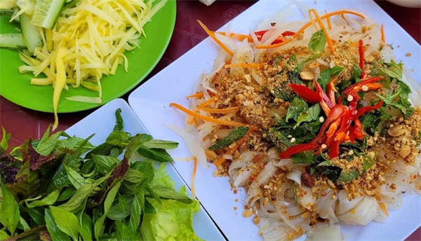 Gỏi cá mai bánh phồng