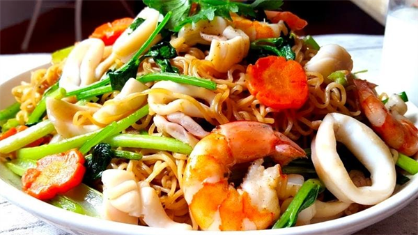 Mì xào hải sản